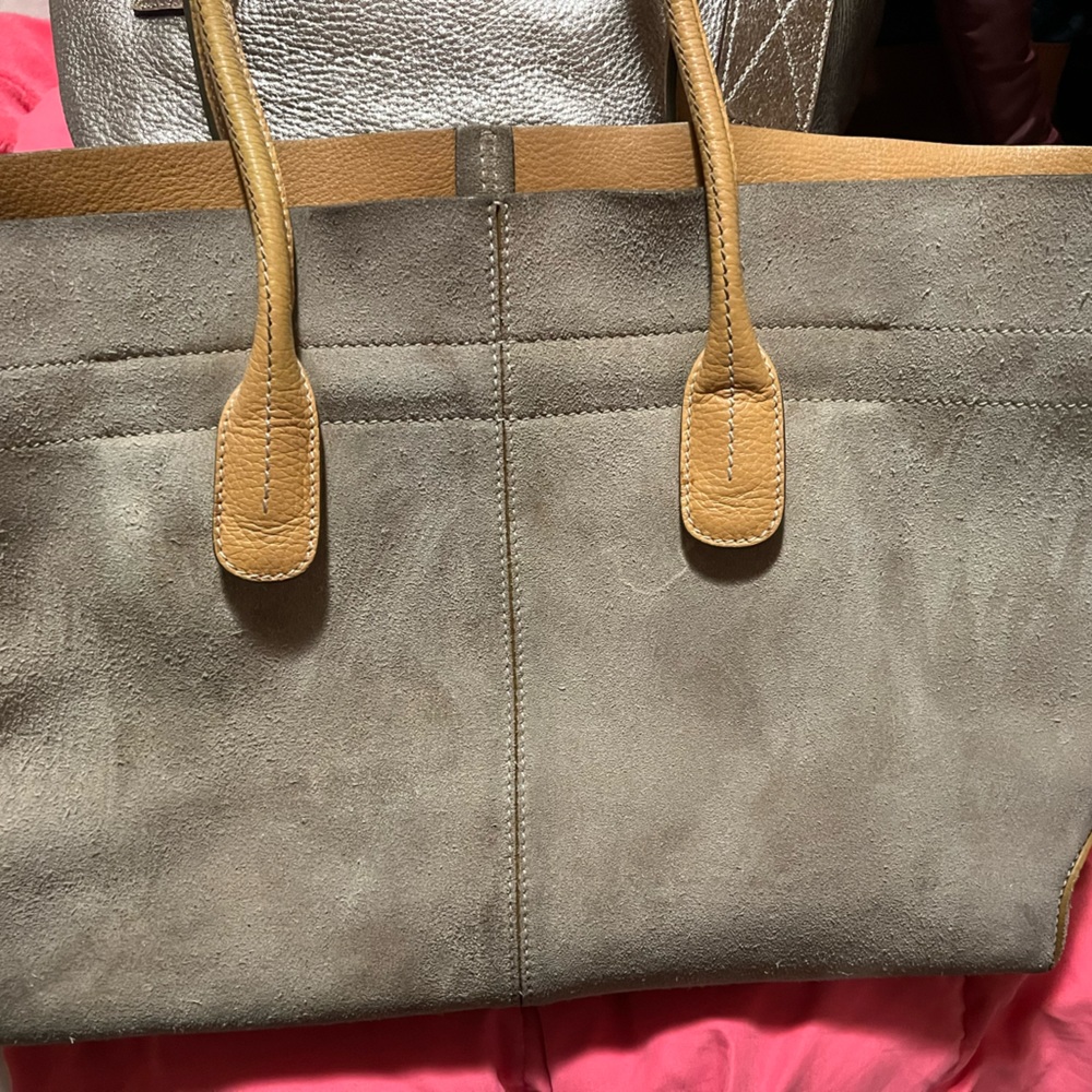 Tod’s suede large tan D tote bag. Princess Diana’s signature bag - Picture 3 of 16
